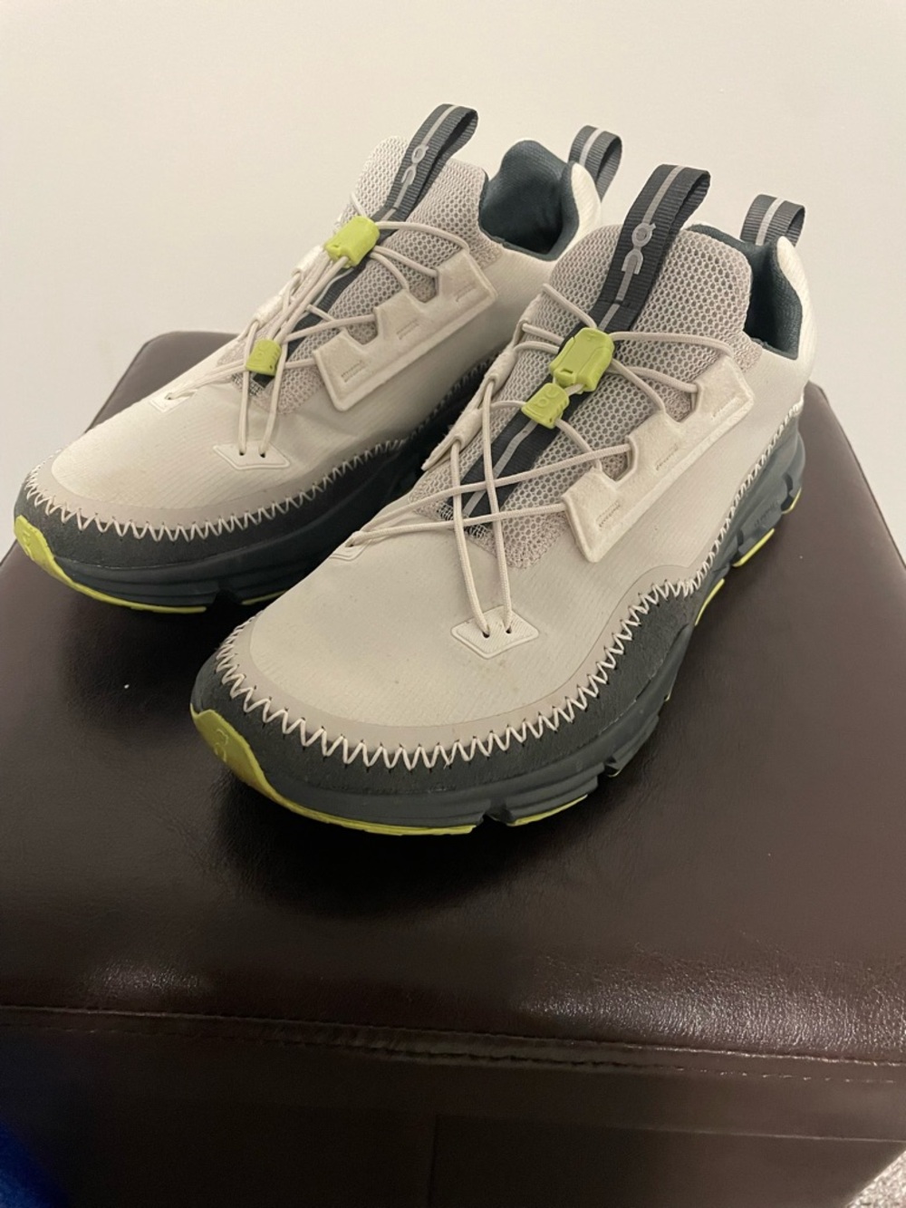 On Running Men's Light Gray and Lime Athletic Sneakers